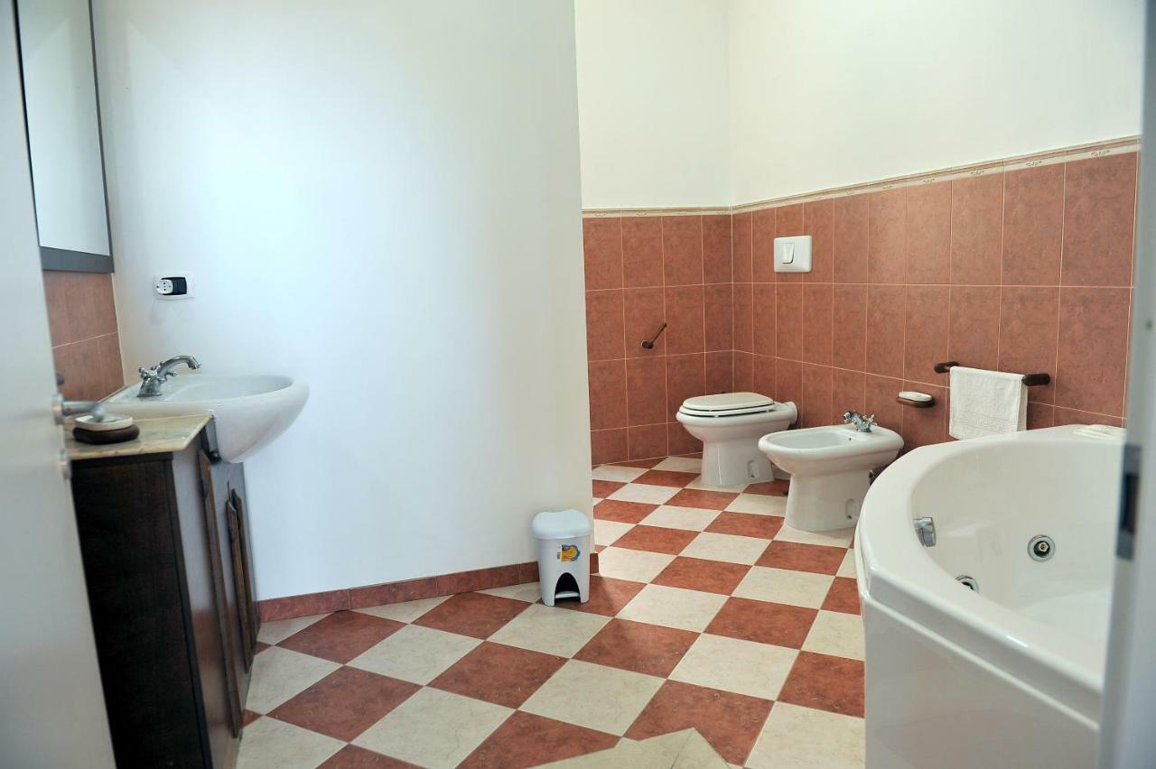 B&B Rosy Paola Bagian luar foto