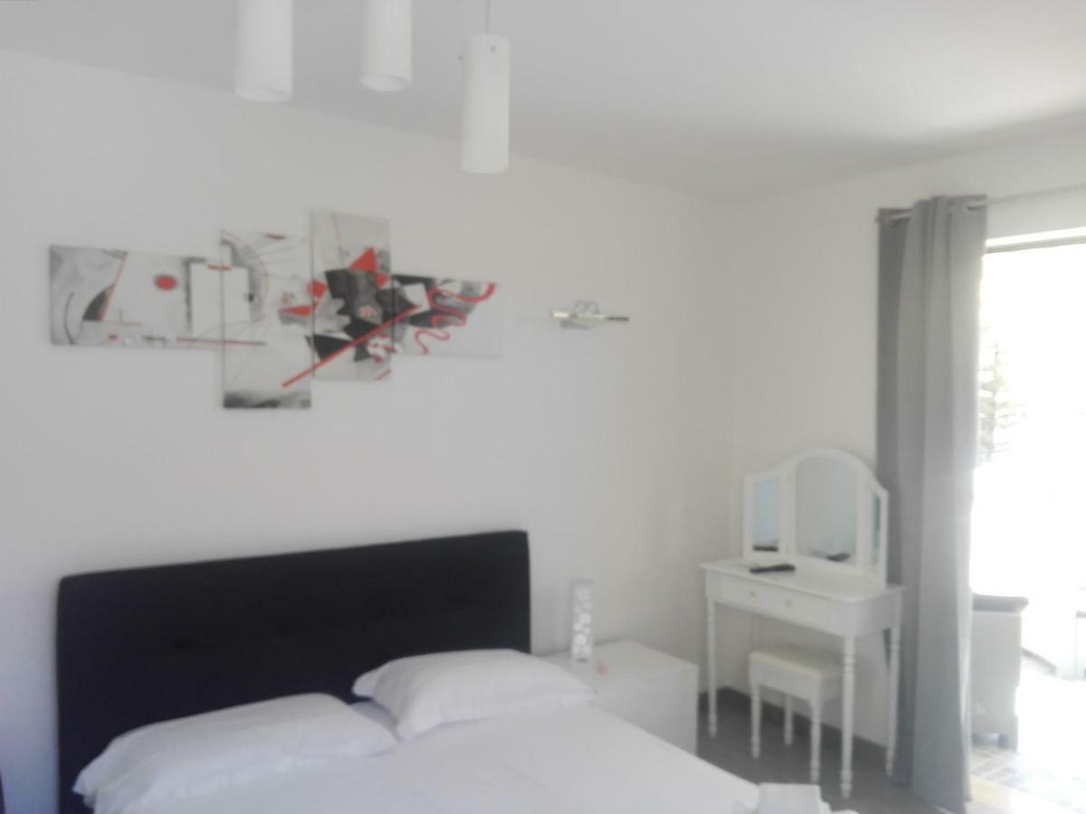 B&B Rosy Paola Bagian luar foto